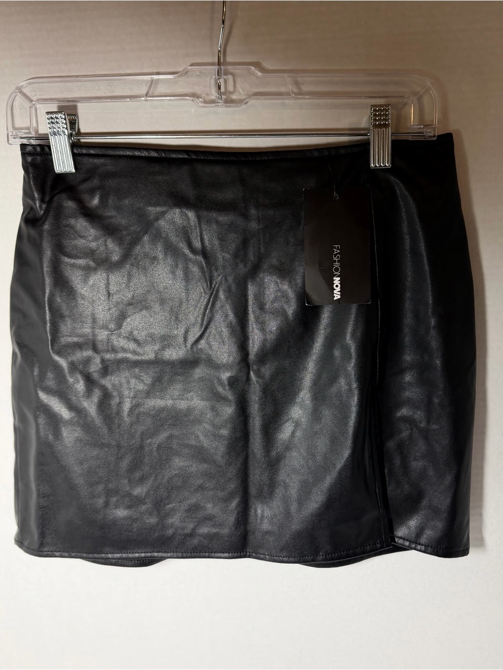 Fashion Nova Black Faux Leather Mini Skirt Women’s Size M NWT